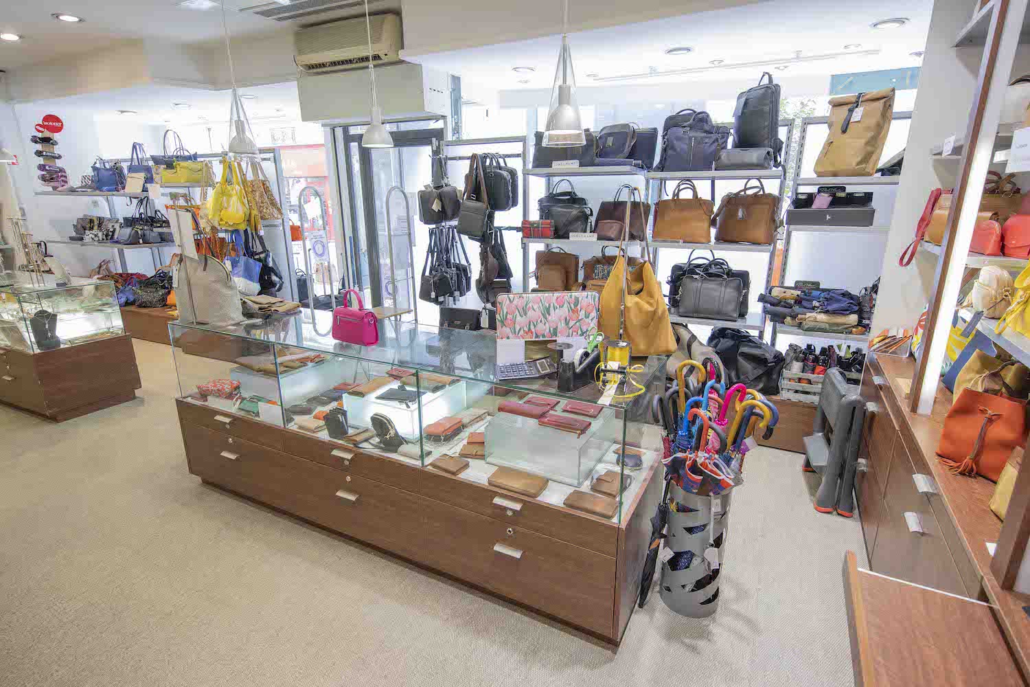 PEAU D'ANE-MAROQUINERIE-CDNA MAROQUINERIE-CDNA, Arts de La table, Scoopitone, Label Images, Paris, Boutiques, France, Loïc Baratoux, FFEF, Phototheque CDNA